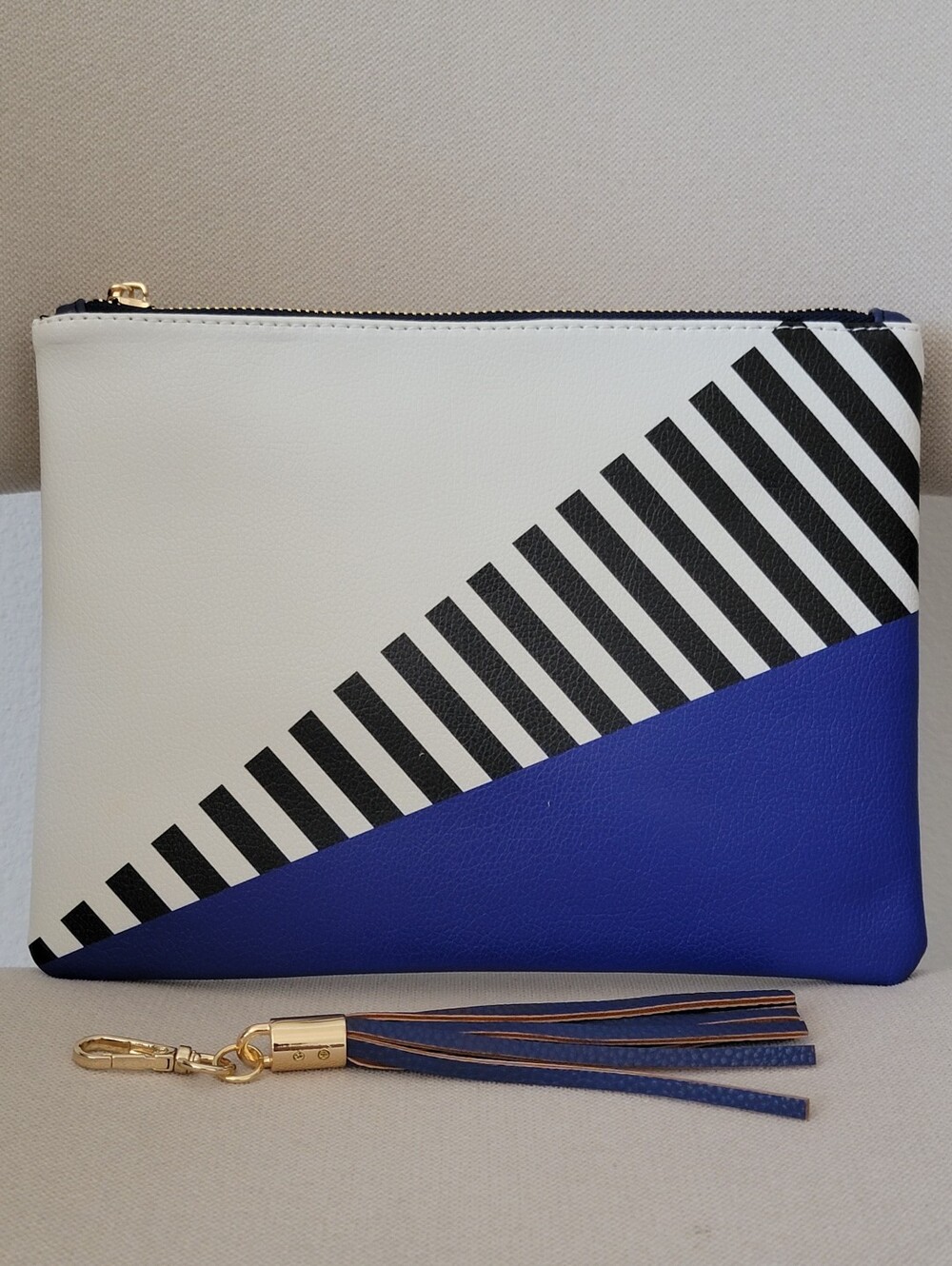 Brentano Pouch